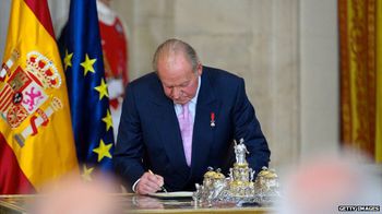 西班牙国王传位于其子菲利佩后失去豁免起诉权