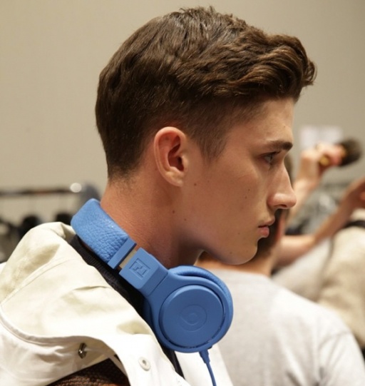 Beats 与 Fendi 合作推出全新联名耳机 多种配色可选