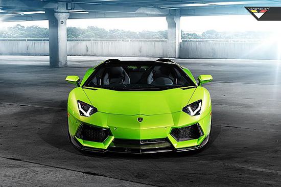 蘭博基尼發布定制版“綠巨人”Aventador-V