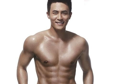 年齡不是借口！愛上無上裝男星們的肌肉
