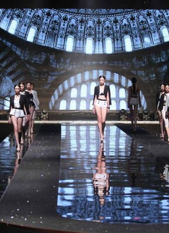 Fashion Crossover 安莉芳泳衣时尚现象学，从经典驶向未来