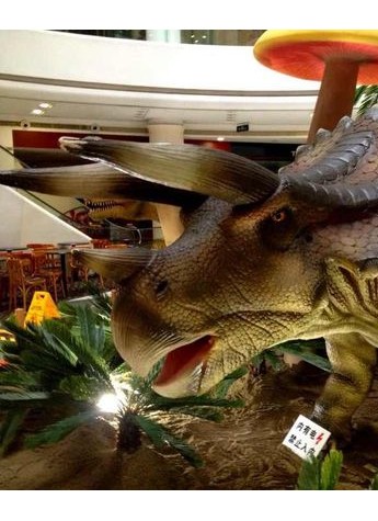“重返侏罗纪”恐龙文化展重磅登陆上海宏伊国际广场