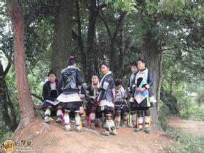 中國唯一一個官方鼓勵持槍的村子--貴州岜沙