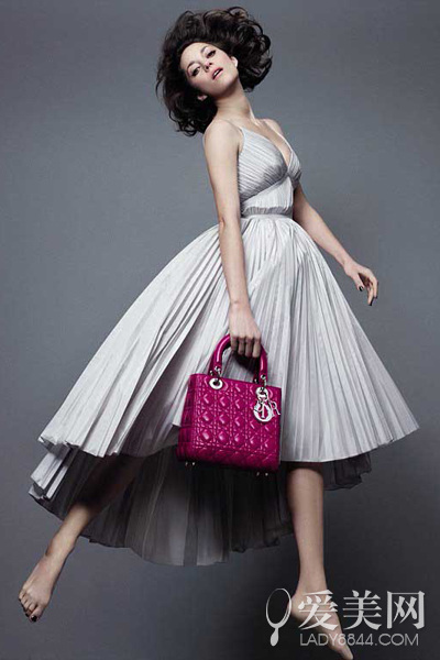 迪奧Lady Dior 2014秋冬包包廣告曝光 瑪麗昂·歌迪亞出境演繹