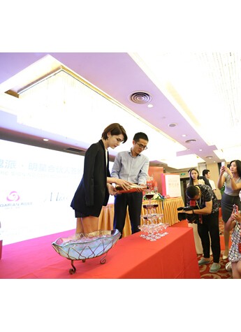 中国最美艳男模时诗成为玫瑰派创业合伙人