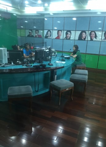 解读科技时代的情感—悠果做客深圳电台