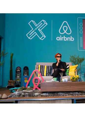 G-Dragon出席Airbnb记者发布会-迎接粉丝入住音乐空间