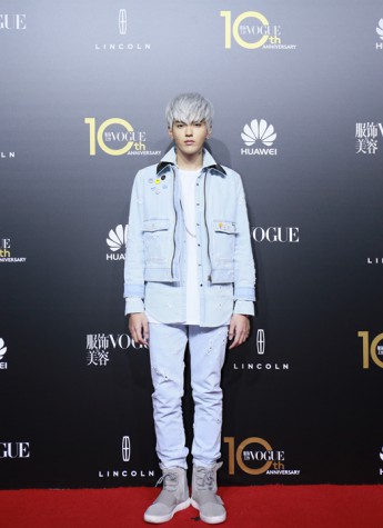 金色十年· 璀璨前行——《Vogue服饰与美容》十周年盛典闪耀开启