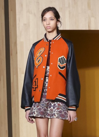 看国际时装秀就看经典款！卡姿兰15周年限量版陪你玩出彩