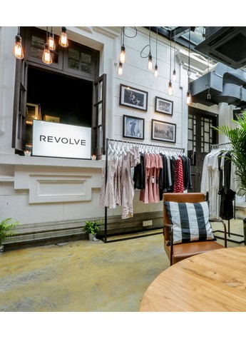 REVOLVE让洛杉矶潮流近在咫尺