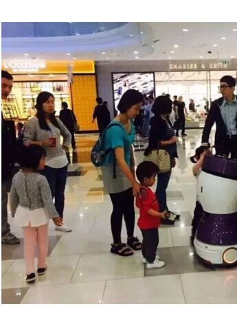 【凯启未来】机器人小美带您登陆凯德幻境能量站