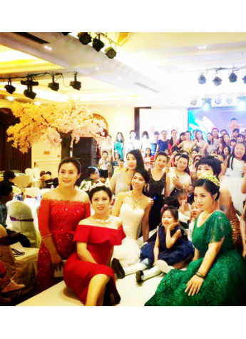 百位辣妈萌宝齐庆生，堪称京城最有“范”