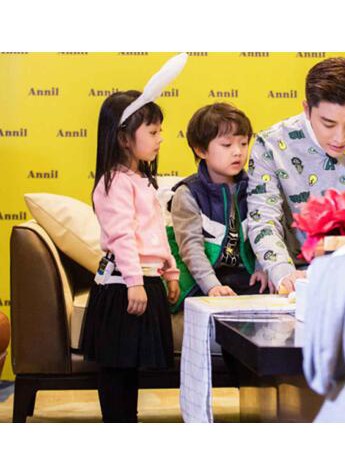 安奈儿携手贾乃亮 “出租乃爸”全球直播