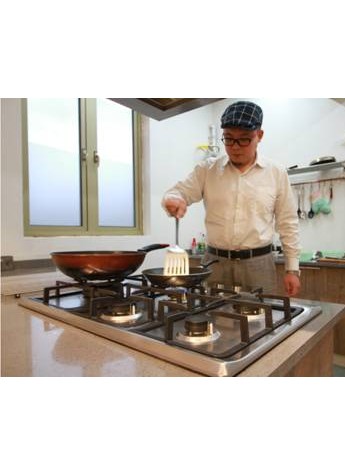 上海著名美食作家成海尔五头燃气灶首位用户