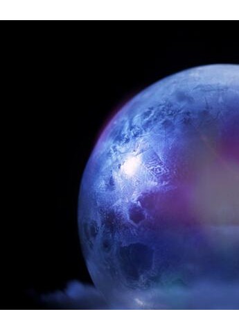 海尔全球唯一“有风”冷柜冻出至美“冰晶星球”