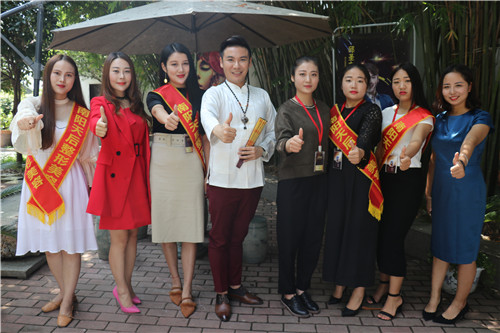 小S御用面相大师邱圣文空降南阳天后整形 引发