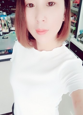 大爱汀轻奢丝绒口红的大神施小芬浅谈微商