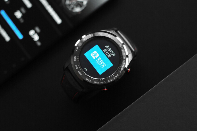 这款智能手表兼具腕表时尚潮流 引领商务风范