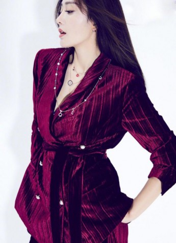 白月光娘娘秦嵐深藏不露，竟是百變女王
