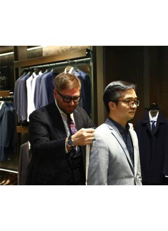 意大利男装奢侈品牌CANALI牵手京东时尚，网红“京尊卡”了解一下