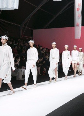 用摩登致敬非遺民俗文化  ——JICHENG2019SS龍抬頭系列即將發布
