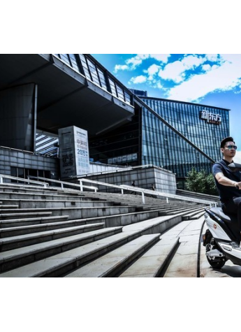 雅迪E7嗨玩十一月 ，让骑行者瞬间爱上秋天