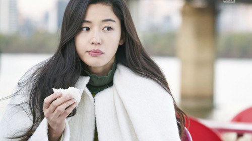 深藍彩妝大金管，用質感裝扮你的整個冬季