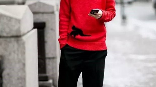 华为nova4配色引潮流，易烊千玺手持蜜语红暖男值破表