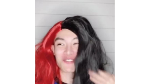 你与“抖音女王”只差一顶赛丽雅假发