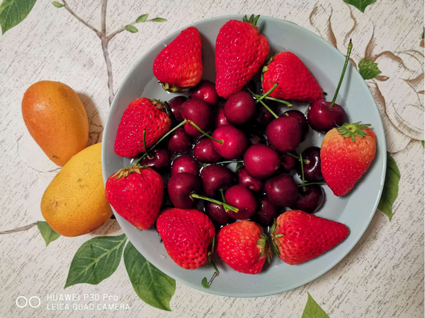 拍照、支付、刷视频？只要向华为小艺开口就行！