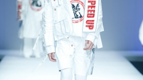 极速赛车邂逅摩登时尚，邀你来试驾！