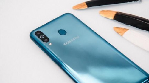 聚焦年輕用戶目光 三星Galaxy A40s成時尚穿搭利器