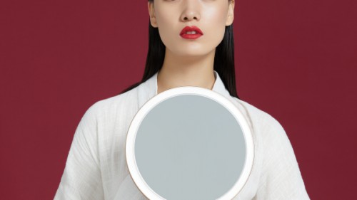 AMIRO和故宮文化推出聯名化妝鏡，傳統美學與現代科技的交融