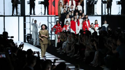 米兰时装周全球顶级设计师为原创代言 业内呼吁共同保护原创抵制抄袭