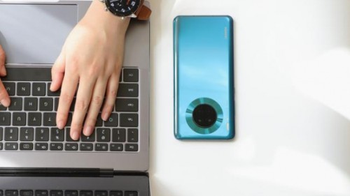 华为Mate30系列和iPhone11系列谁更值得买？分析之后见分晓