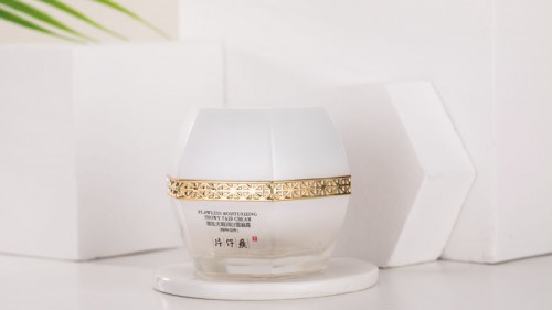 秋季肌膚美白方案：片仔癀養膚美白雪融霜不容錯過
