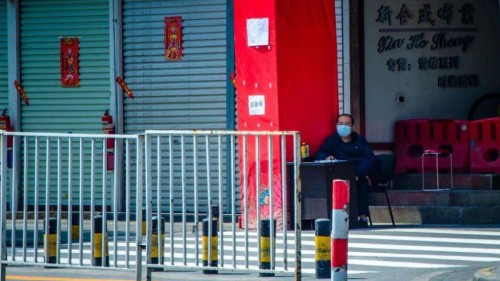 服装批发商家试水B端直播新玩法 带货主播携专业买手上镜叫好又叫座