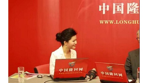 一位新闻主播的护肤秘诀：宝妮蔻再次给我了年轻