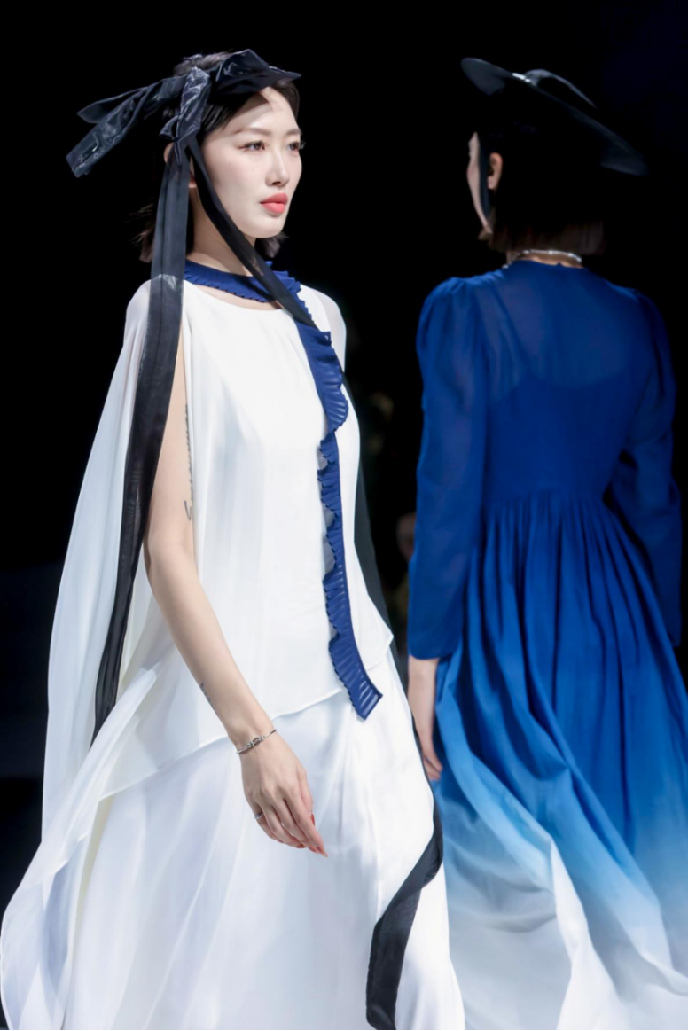 “国风裳韵 时代新裁”名师国风服饰联合发布惊艳2022深圳国际时装节801