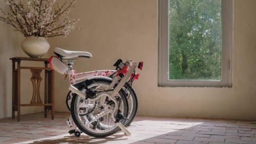 BROMPTON 推出亚太地区限定款樱花粉 绽放属于她的骑迹