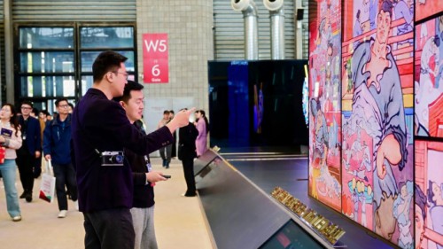 讓電視與墻一體共生！海信百吋電視為客廳開啟WALL時代