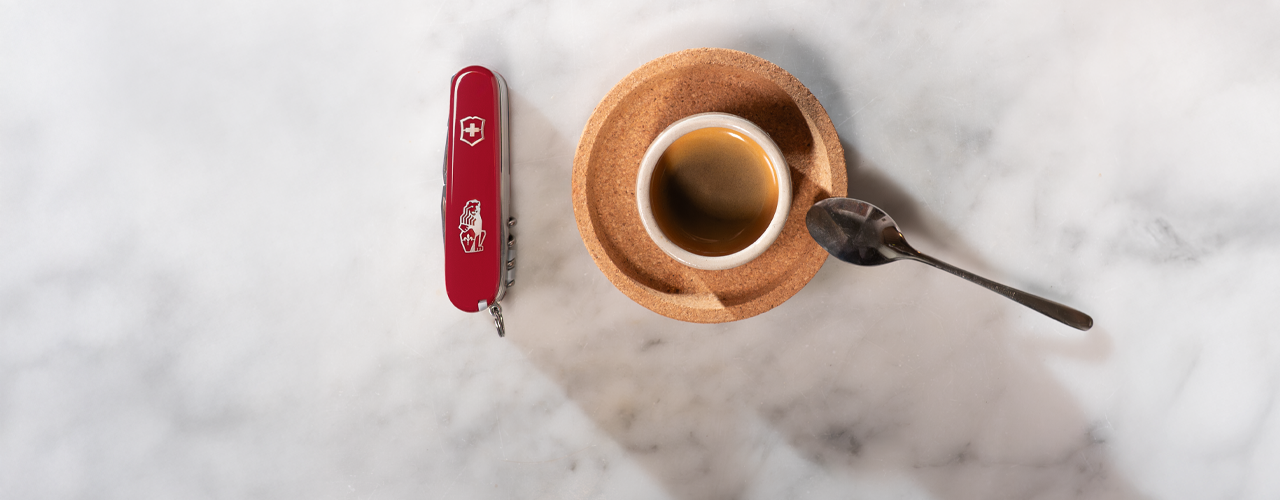 做好准备，自成大师： VICTORINOX 维氏与 LA MARZOCCO 联合打造咖啡师工具