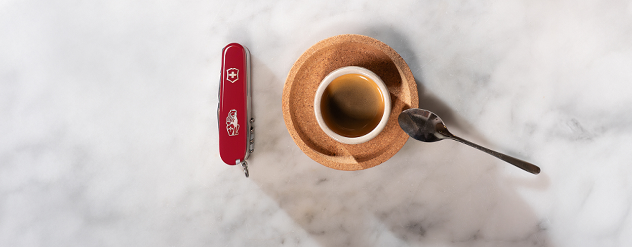 做好准备，自成大师： VICTORINOX 维氏与 LA MARZOCCO 联合打造咖啡师工具