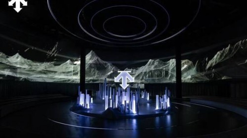 迪桑特「问顶未来」品牌大秀于北京华贸盛大举行 以一座"未来之城"开启专业运动新篇章