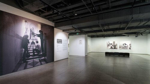 中比建交55周年 富士胶片影像空间呈现《Max Pinckers:视角之间》 中比建交55周年 富士胶片影像空间呈现《Max Pinckers:视角之间》