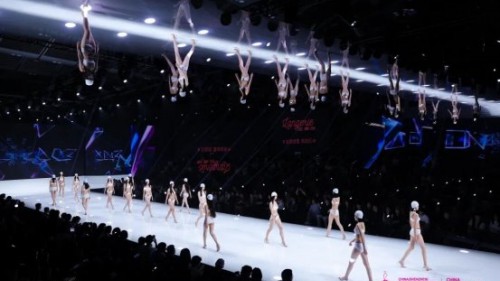 从“超模看深圳”到荣耀加冕，第十三季SIUF国际超模大赛总决赛闪耀鹏城