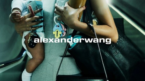 alexanderwang 推出全新Siren手袋