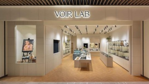 「饰」见世界 艺境共生 VOIR LAB杭州、深圳新店盛大启幕，同步呈献限时快闪