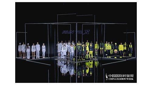 特步五度亮相中国国际时装周，"Run To X"时尚胶囊发布秀诠释新运动时尚