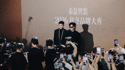 贝石成真·时间成就经典｜秦磊男装2026秋冬大秀闪耀深圳时装周开幕夜